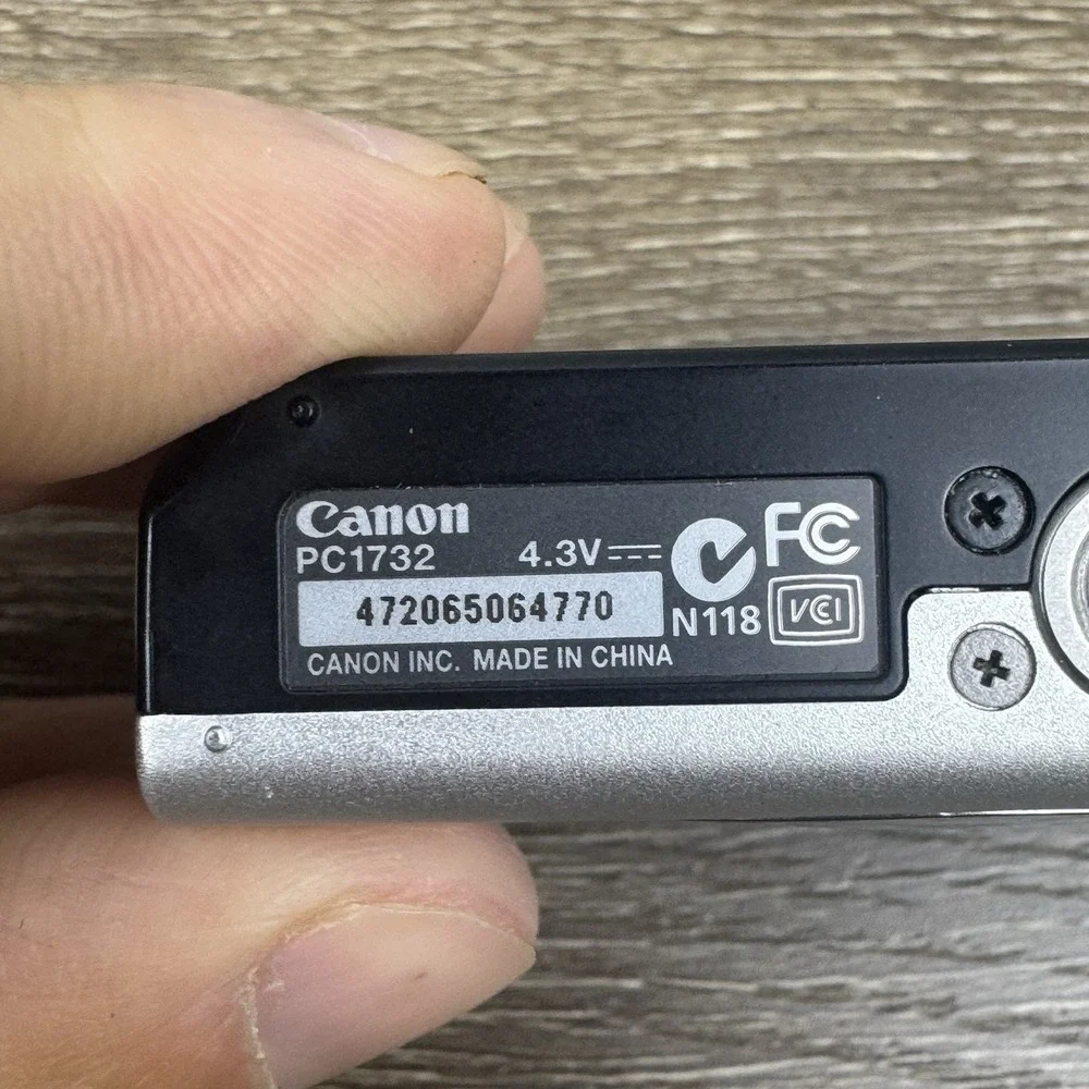 Canon PowerShot A2300 16.0MP Digital Camera Silver w/5x Zoom Bundle